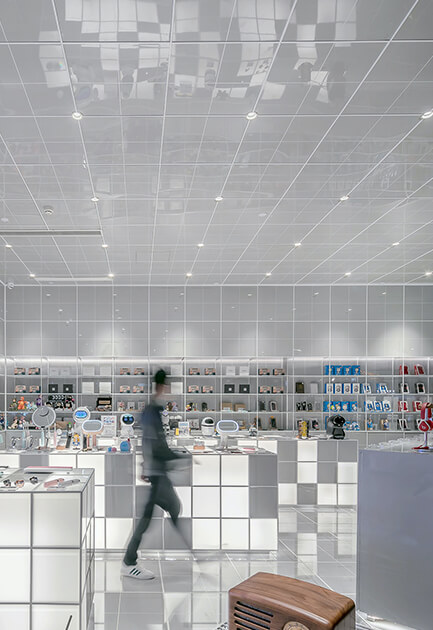 store 04 free img.jpg